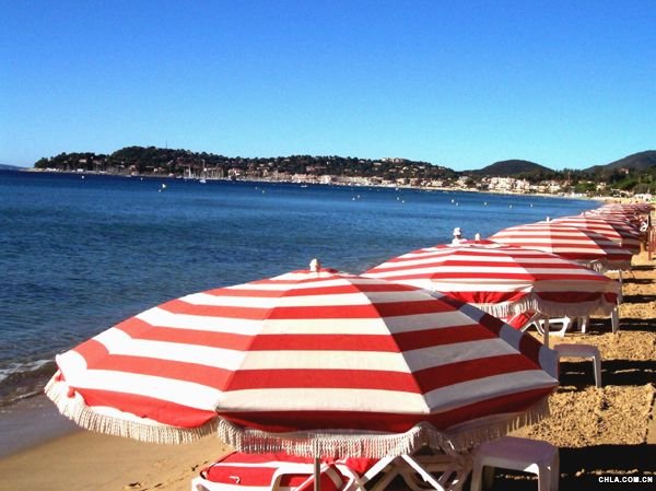 The long, curving beach at Cavalaire