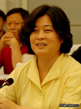 建設(shè)部城建司副司長陳蓁蓁在會上講話