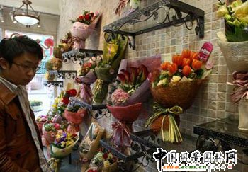 ��ۣ����˹�ӆ���ԟᱬ(�D)