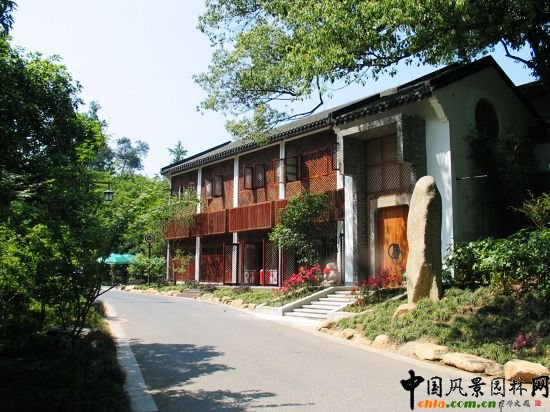 ���ݾ�Ϫ��÷�X�C������1�˾��^����