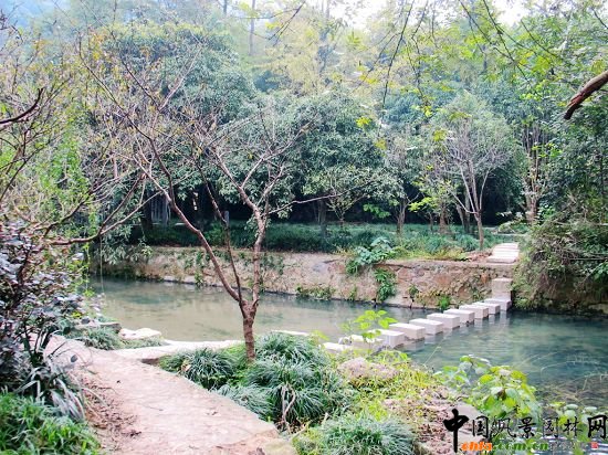 ���ݾ�Ϫ��÷�X�C������1��(bi��o)���^����