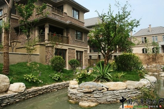 ���Ƕ����υ^���^