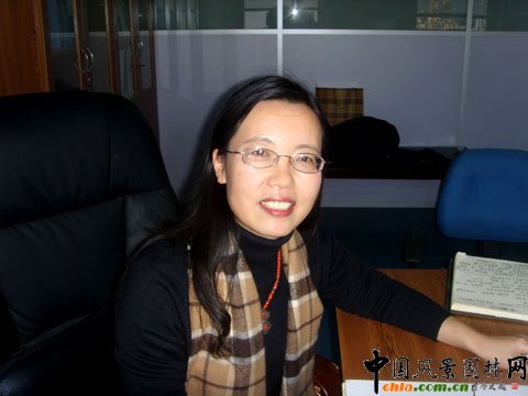 董麗:北京林業(yè)大學(xué)教授 博士生導(dǎo)師、中國園藝學(xué)會(huì)會(huì)員、中國風(fēng)景園林學(xué)會(huì)會(huì)員、北京園林學(xué)會(huì)會(huì)員、中國園