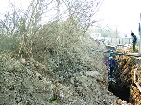 ɽ�|������·�G���������� ʩ����λ���m��ȫ�ܲ�ͣ��