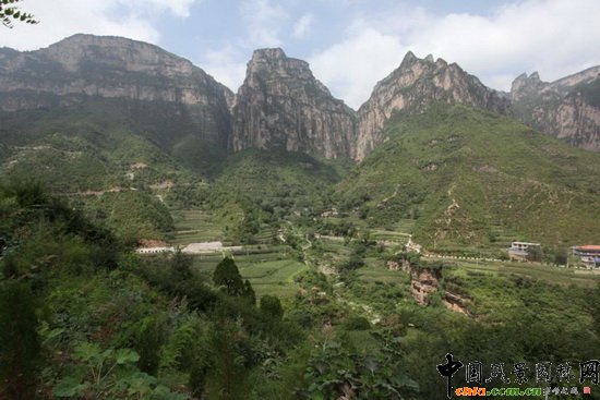 ������ Shenlong Cove