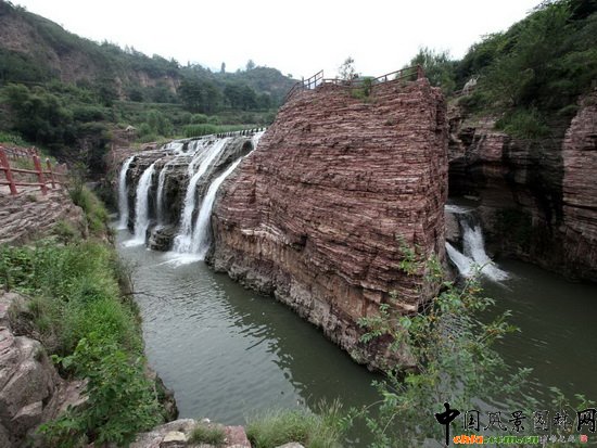 ������ Dinosaur Valley