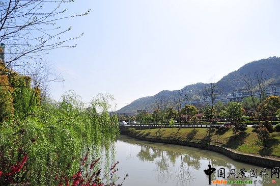 ������ɽ��(������B-�Ͻ���l)�C�����ξG������