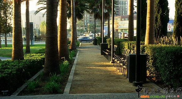 �˵á��ֿ���Ʒ���R��·�½��^���