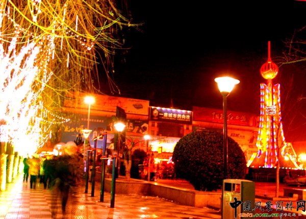 ����(ji��)��ҹ�F��һ���R����̎��һƬ�����ğ������ż�����æ����һ����˂����������е�������һ�ж������X��