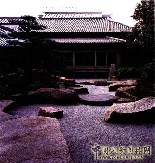 枡野俊明 中庭 瀑松庭