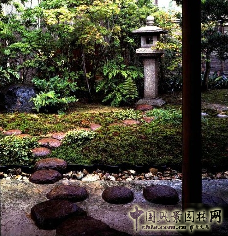 枡野俊明 中庭 瀑松庭