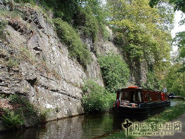 旁特斯沃泰水道橋與運河