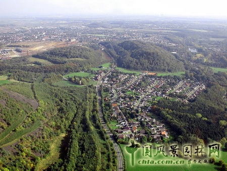 緊密聯(lián)系起來的三國采煤區(qū)