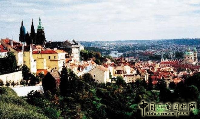 劉秀晨 綠色的云 風景園林 雕塑 布拉格 中國風景園林網