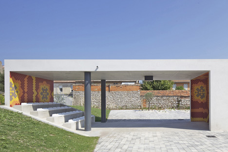 法國(guó)馬賽公共廣場(chǎng)和涼亭