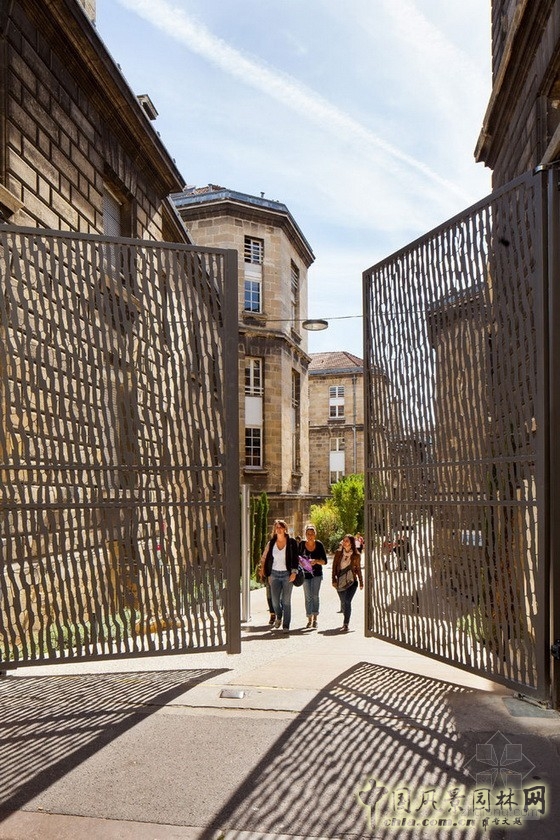 法國波爾多大學