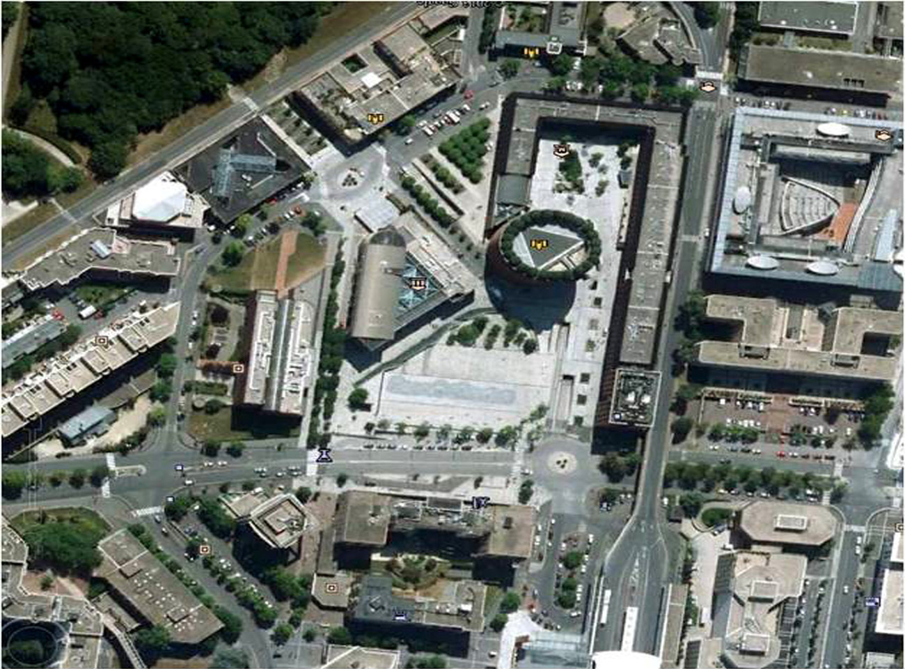 法國埃夫里人權廣場