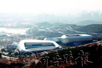 俯瞰世園會(huì)園區(qū)。 本報(bào)記者 楊廣帥 攝