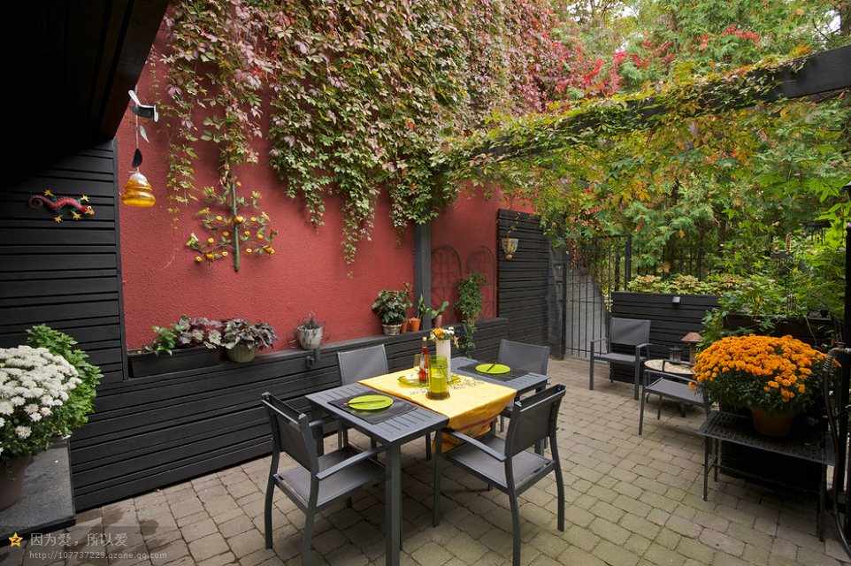 黑色的戶外家具