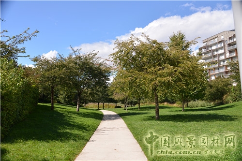 克里希?巴蒂尼奧勒公園