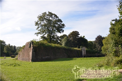 法國(guó)里爾星城防護(hù)