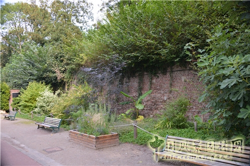 法國(guó)里爾星城防護(hù)