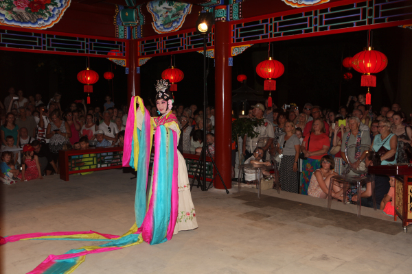 中國園靚飾波蘭皇家瓦津基公園