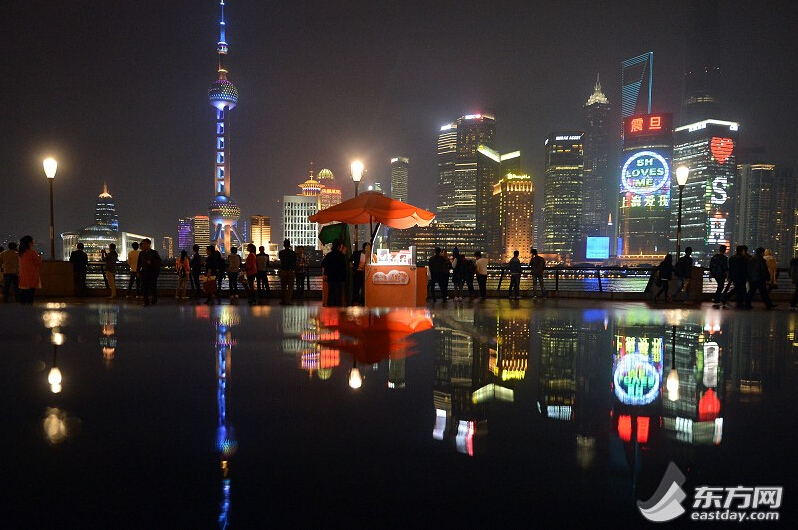 “首屆世界城市日·點亮城市”景觀燈光秀亮相申城