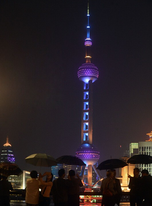 “首屆世界城市日·點亮城市”景觀燈光秀亮相申城