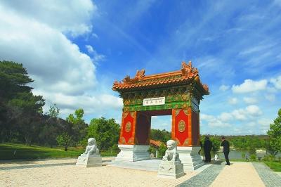 這是位于澳大利亞堪培拉的“北京花園”園門