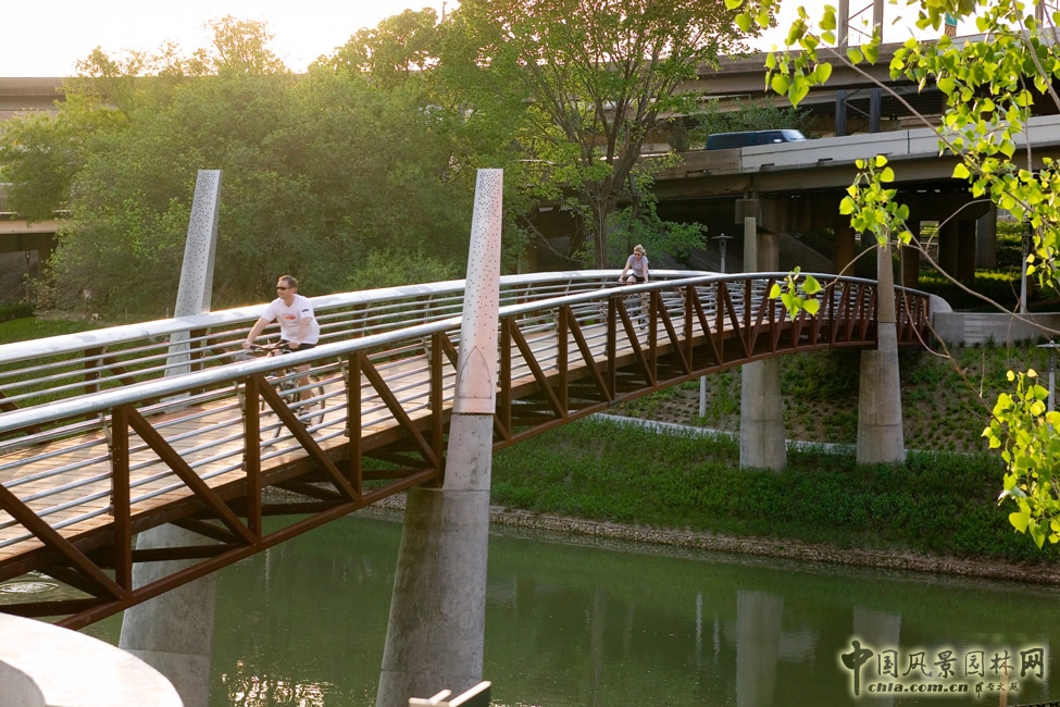 SWA作品：美國休斯敦市布法羅河濱漫步公園景觀設計