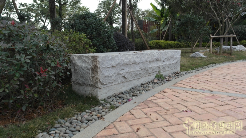 小園路側景石坐凳及綠化造景