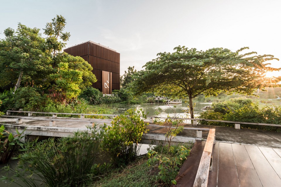 泰國：高速路旁的鄉土風格開放型城市公園