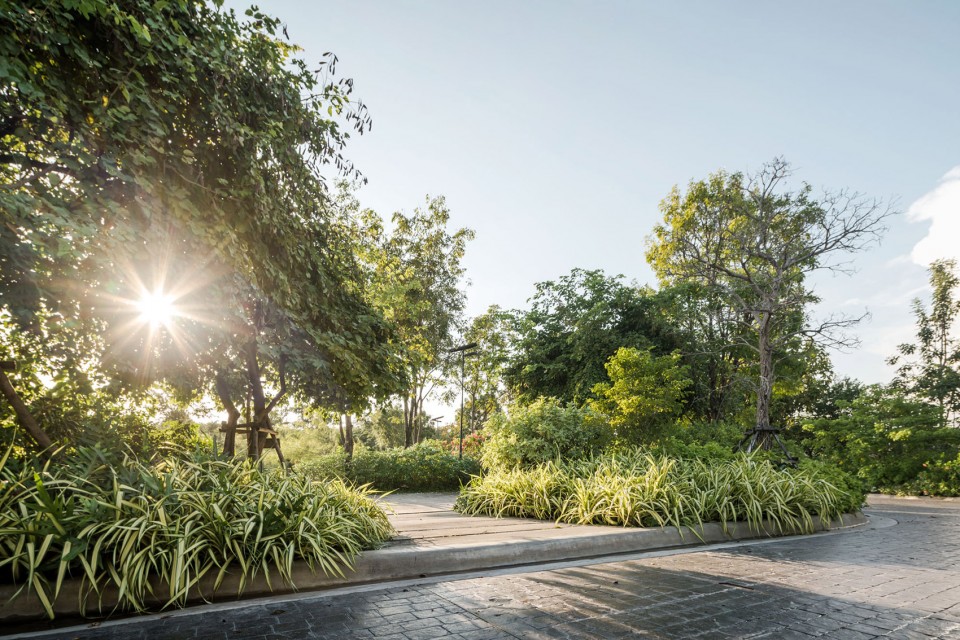 泰國：高速路旁的鄉(xiāng)土風格開放型城市公園