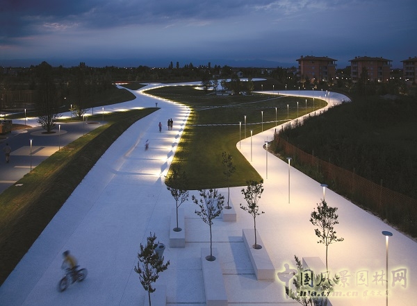 案例賞析:意大利圣多納迪皮夫市社區(qū)公園