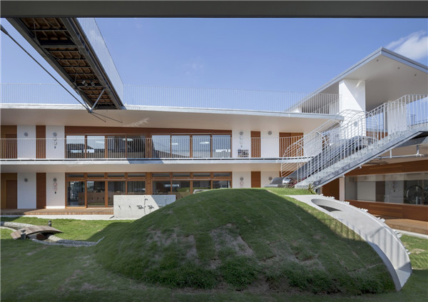 案例賞析:自然與安全共生的幼兒園設(shè)計(jì)