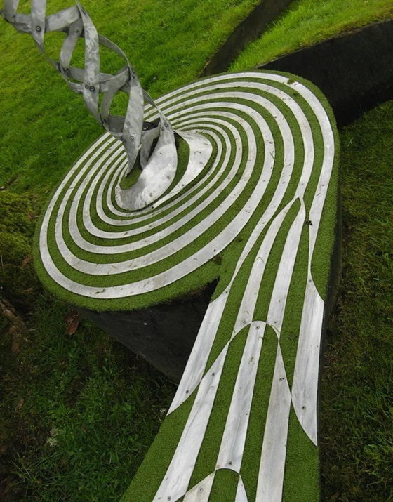 畫龍點睛的雕塑小品