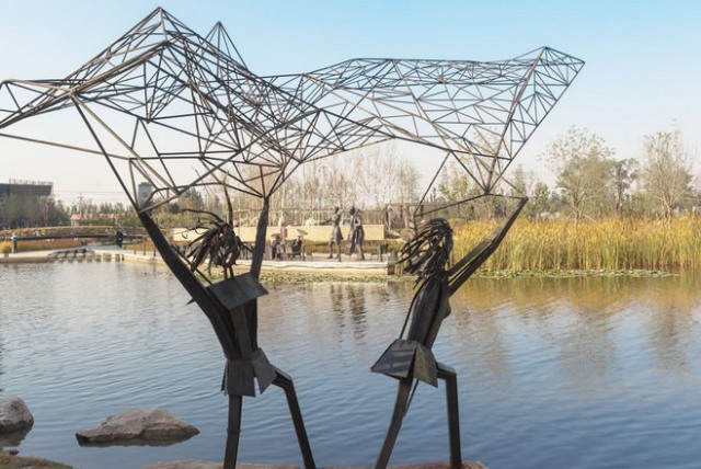 畫(huà)龍點(diǎn)睛的雕塑小品