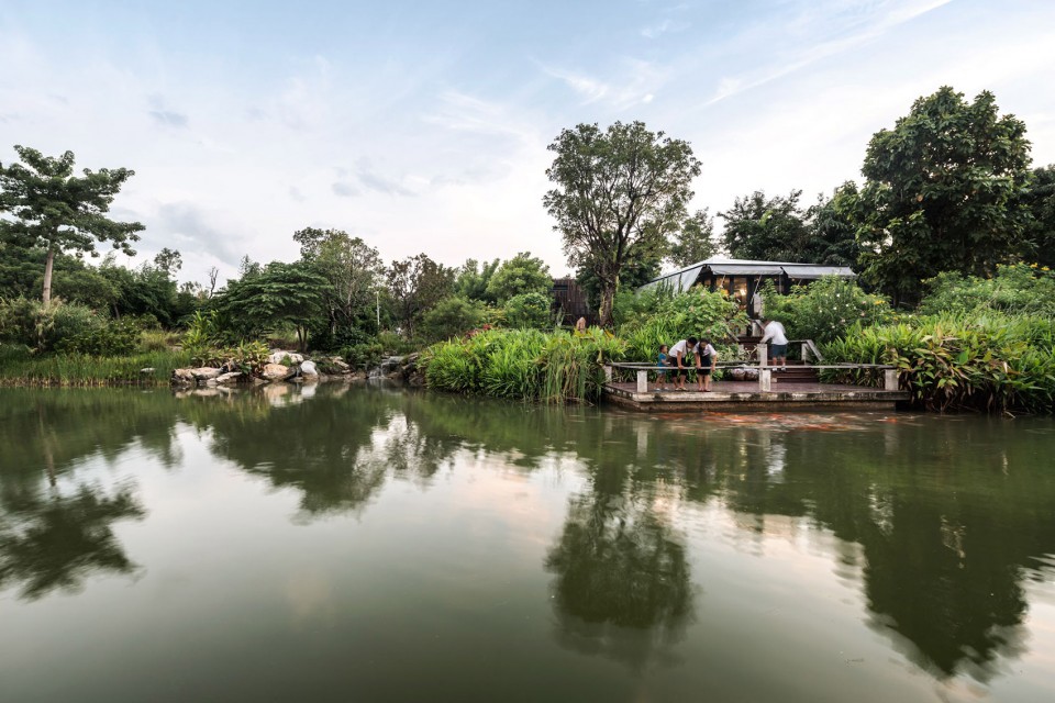 高速路旁的鄉(xiāng)土風(fēng)格開放型城市公園