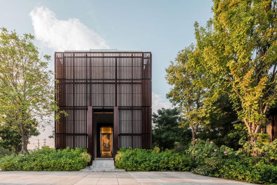 高速路旁的鄉土風格開放型城市公園