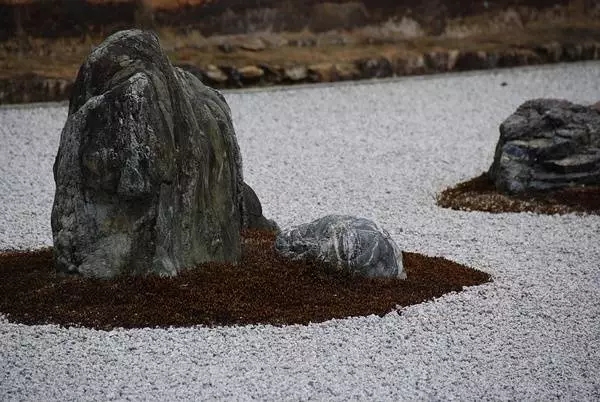 枯山水（中）