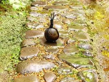 連接“俗世”與“茶道”的通道——露地