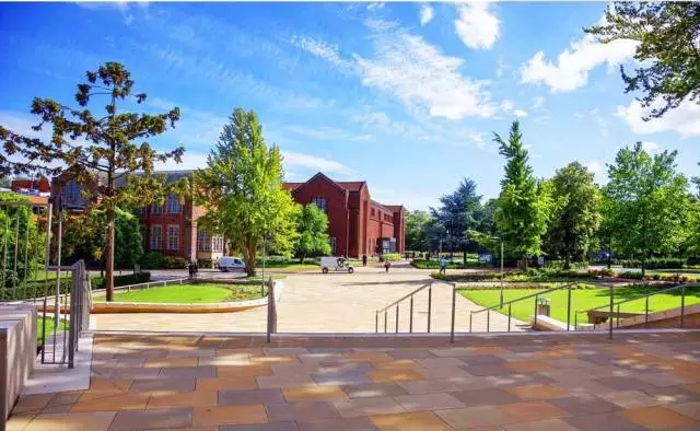 校園廣場(chǎng)案例:南安普頓大學(xué)JUBILEE廣場(chǎng)