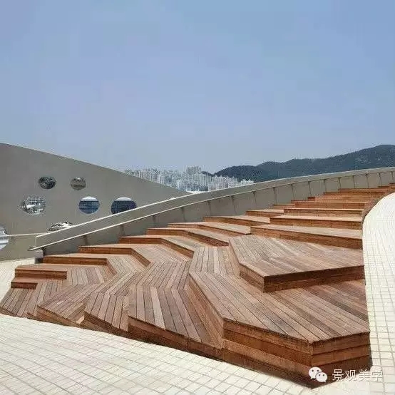 用不同景觀臺階的形態表達不同的景觀概念