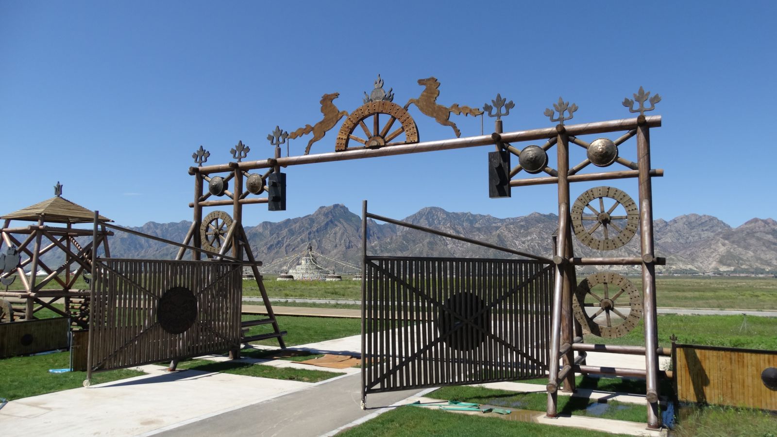 2016園冶杯專業(yè)獎(jiǎng)參賽項(xiàng)目:敕勒川草原文化演藝廣場設(shè)計(jì)方案