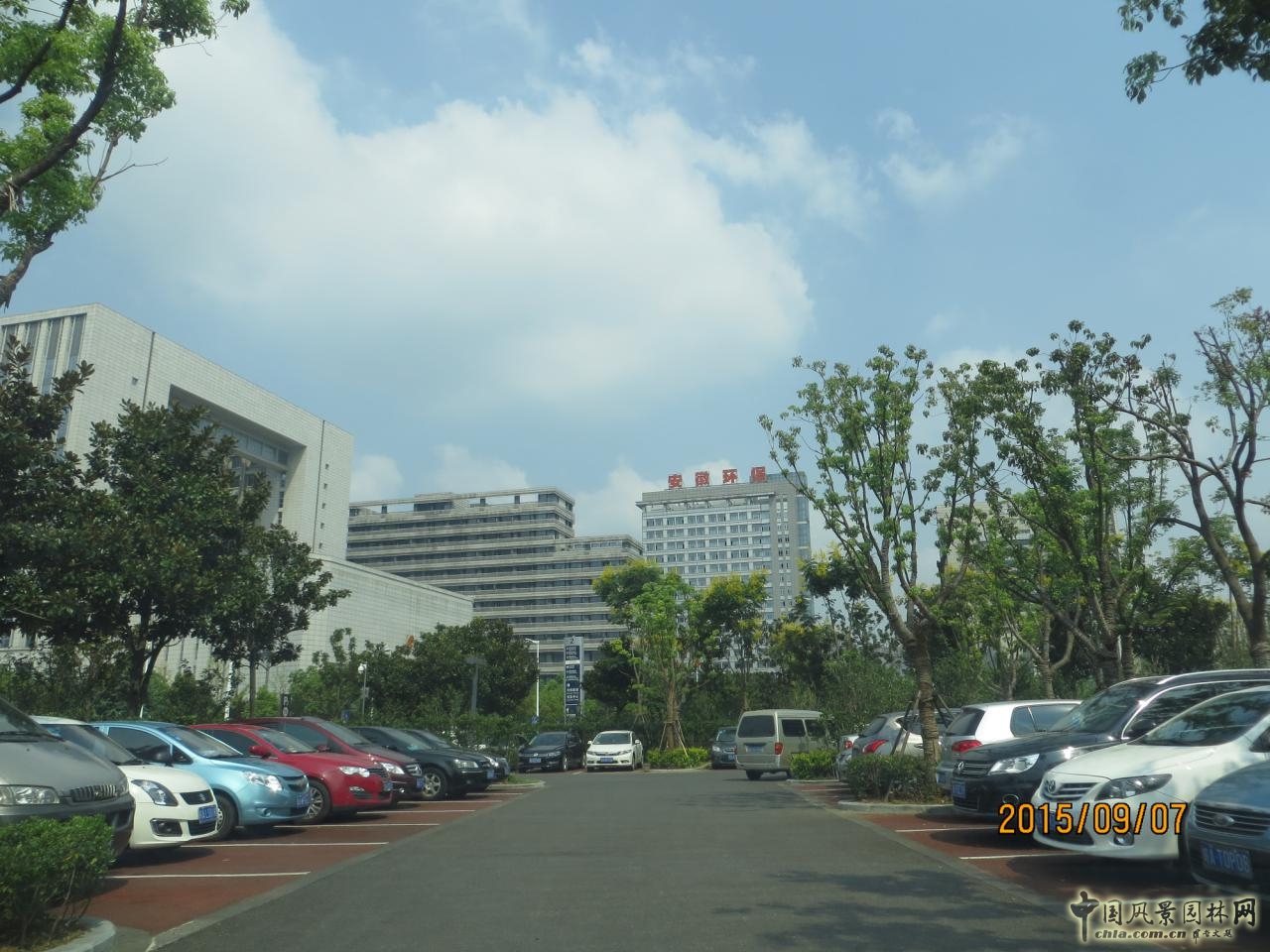 2016園冶杯:合肥市政務綜合樓室外停車場改造