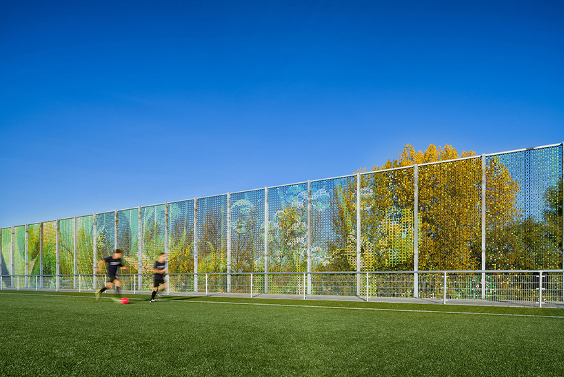 荷蘭高速公路上方的運動公園