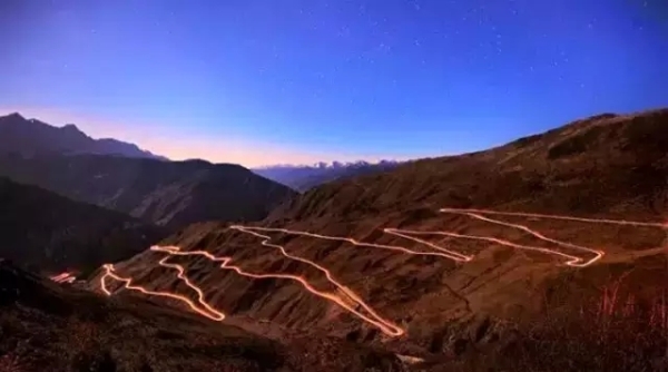 風景如畫的道路景觀