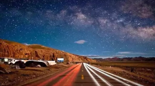 風景如畫的道路景觀