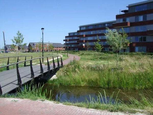 荷蘭小鎮(zhèn)的趣味開放空間